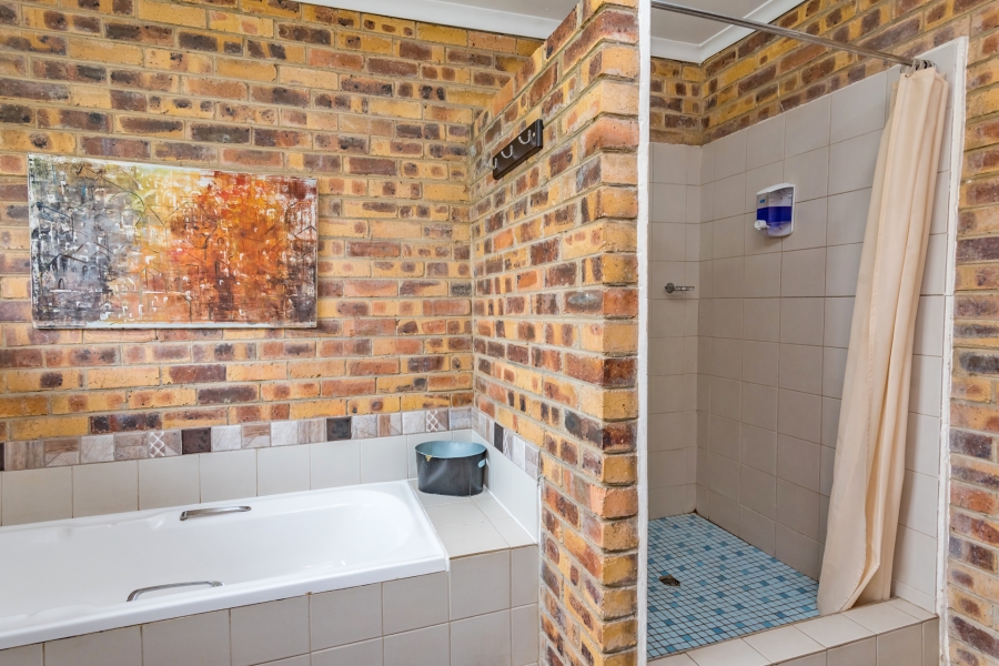 4 Bedroom Property for Sale in Vaaldam SH Free State